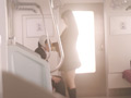 通勤道中であの娘がみだらな行為をしてくる映像