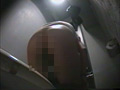 ワレメおっぴろげ放尿