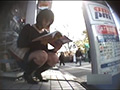 しゃがみパンチラ