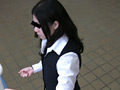 社内に取り付けられた自動販売機パンチラ4