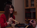 ○る妹の隣で何度もハメられて…そのまま中出し