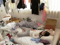 汚部屋レズ お風呂キャンセル女子の汚部屋レズ誘惑