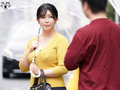 美しい人妻を家に連れ込み中出しセックス 杉山杏奈