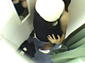 フル勃起チンポを見て興奮しちゃった女性店員