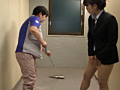 小便制裁 傲慢OLと便所掃除のおばさん