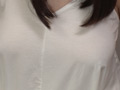 ノーブラ姿で過ごすデカ乳義母の胸ポッチにフル勃起！