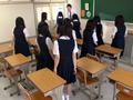 10人の○学生と突然エレベーターに閉じ込められたら…