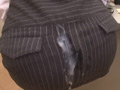 黒タイトスカートが似合う働くお姉さん