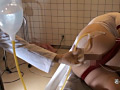 巨乳女子大生コス浣腸