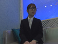 目立たないように眼鏡をかけてるがパパ活をする働く女！
